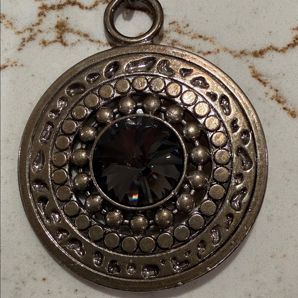 Elegant Silver Pendant Necklace - Picture 2 of 2